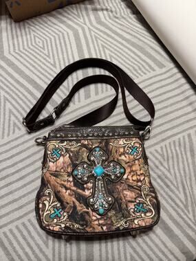 Montana West Camo Rhinestone Cross Crossbody Bag